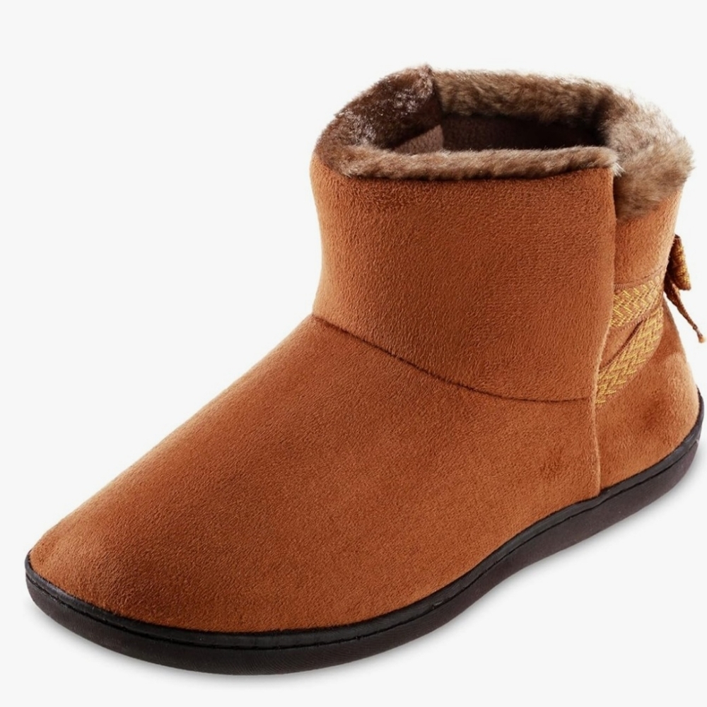 Isotoner Slippers.....New!